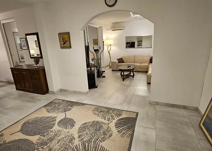 Bela Apartament Njivice