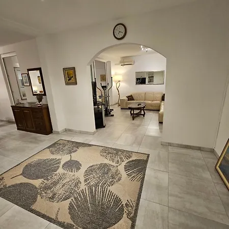 Bela Apartamento Njivice